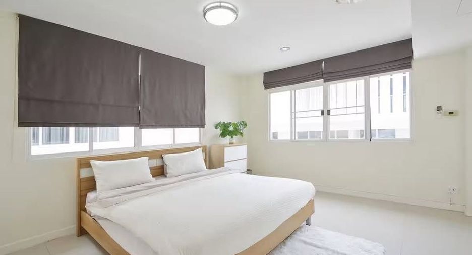 Haus zur Miete mit 5 Zimmer in Watthana, Bangkok