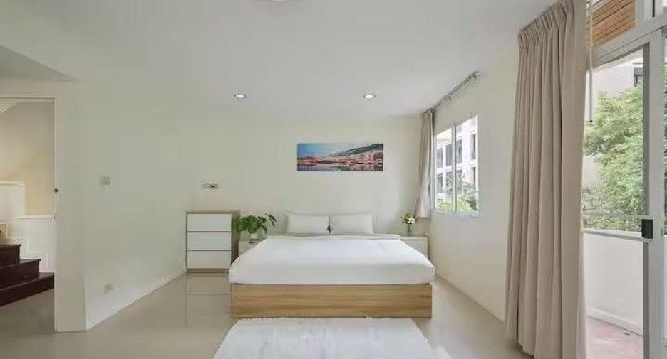 Haus zur Miete mit 5 Zimmer in Watthana, Bangkok