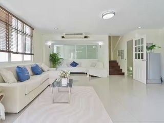 Haus zur Miete mit 5 Zimmer in Watthana, Bangkok