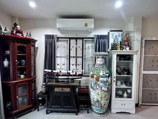 À louer 3 chambres maison à Khan Na Yao, Bangkok