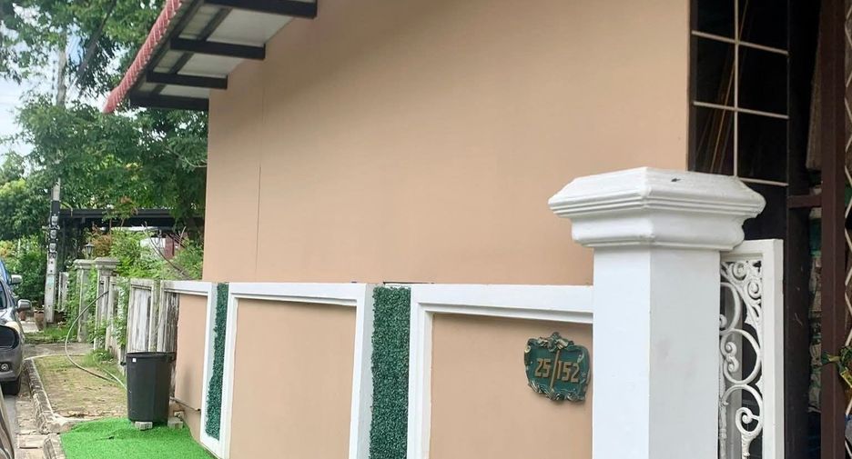 À louer 3 chambres maison à Khan Na Yao, Bangkok