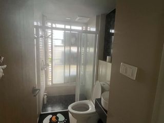 Condo en alquiler de 2 habitaciones en Wang Thonglang, Bangkok