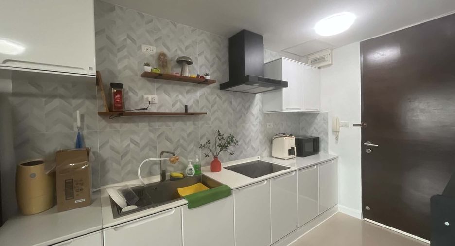 Condo en alquiler de 2 habitaciones en Wang Thonglang, Bangkok