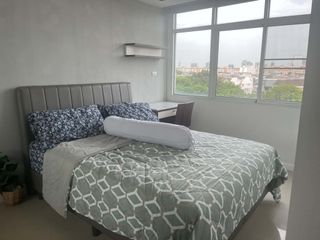 Condo en alquiler de 2 habitaciones en Wang Thonglang, Bangkok