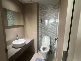 Condo en alquiler de 2 habitaciones en Wang Thonglang, Bangkok