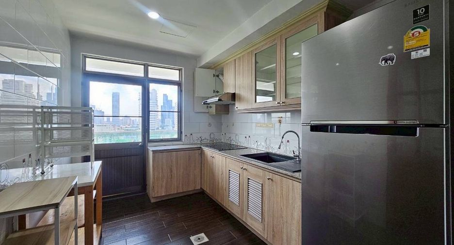 For rent 2 bedrooms condo in Watthana, Bangkok