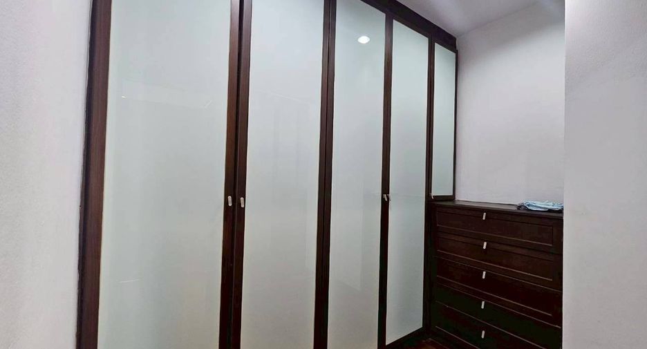 For rent 3 ベッドルーム condo in Watthana, Bangkok