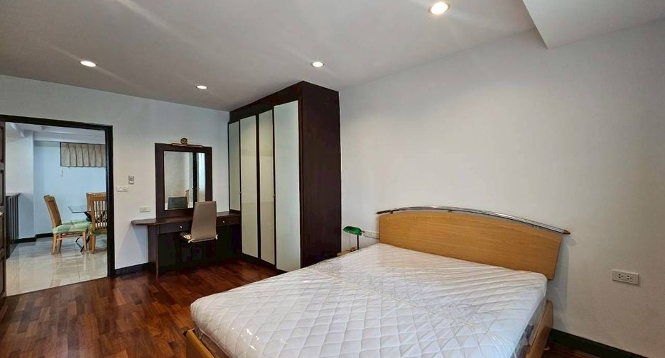 For rent 3 ベッドルーム condo in Watthana, Bangkok