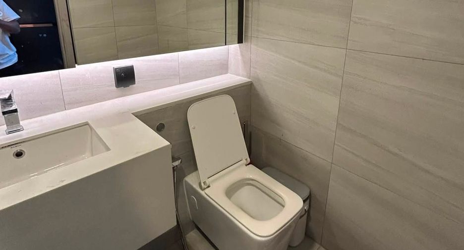 For rent 1 bed condo in Bang Rak, Bangkok