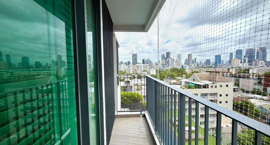 Condo en alquiler de 3 habitaciones en Yan Nawa, Bangkok