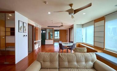 For rent 3 bedrooms condo in Yan Nawa, Bangkok