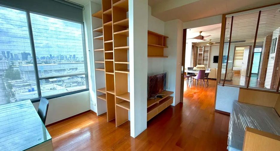 Condo en alquiler de 3 habitaciones en Yan Nawa, Bangkok