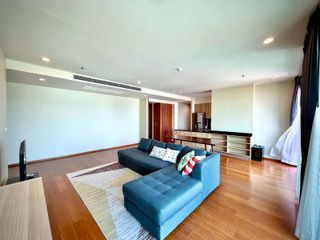 À louer 2 chambres condo à Yan Nawa, Bangkok
