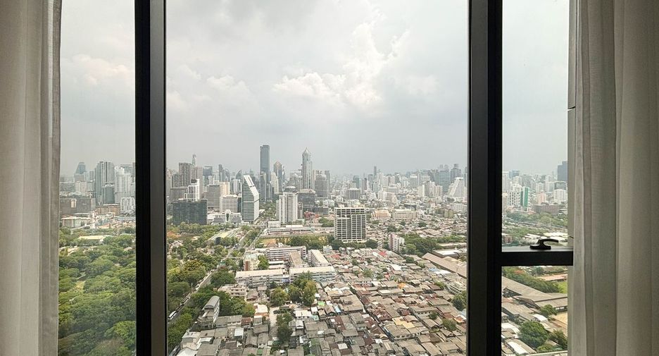 À louer et à vendre 3 chambres condo à Sathon, Bangkok