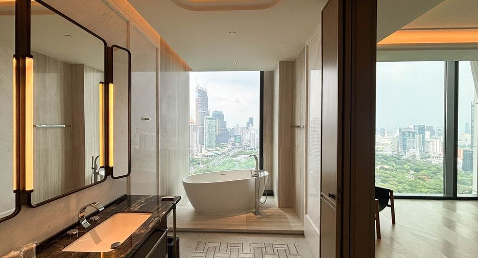 À louer et à vendre 3 chambres condo à Sathon, Bangkok
