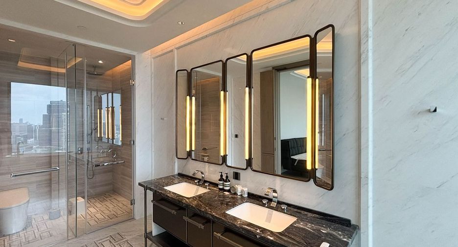 À louer et à vendre 3 chambres condo à Sathon, Bangkok