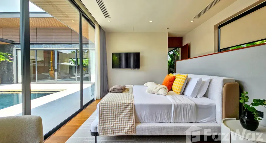 For rent 4 bedrooms villa in Mueang Phuket, Phuket