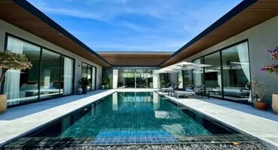 For rent 4 bedrooms villa in Mueang Phuket, Phuket