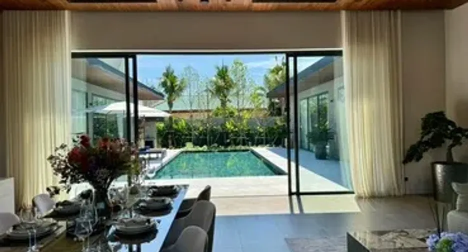 For rent 4 bedrooms villa in Mueang Phuket, Phuket