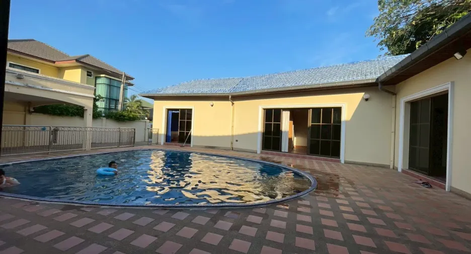 For sale 5 bedrooms villa in Bang Lamung, Chonburi