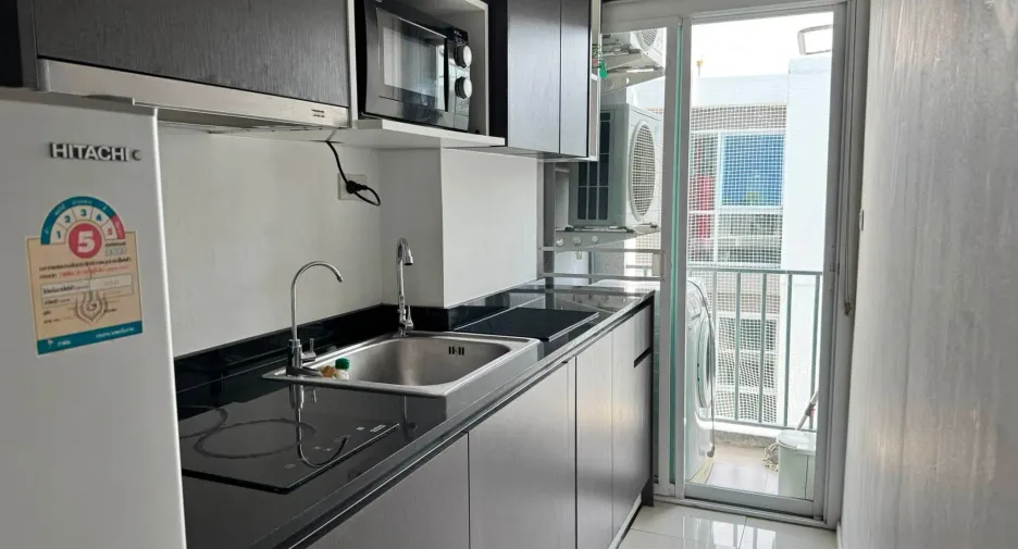 For sale 1 bed condo in Mueang Samut Prakan, Samut Prakan