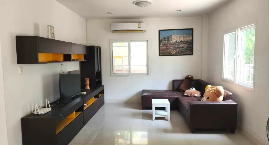 出租 3 卧室 独立屋 在 Lam Luk Ka, Pathum Thani