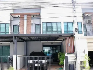 À louer 2 chambres maison de ville à Mueang Rayong, Rayong