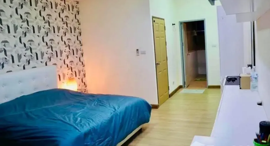 À louer 2 chambres maison de ville à Mueang Rayong, Rayong