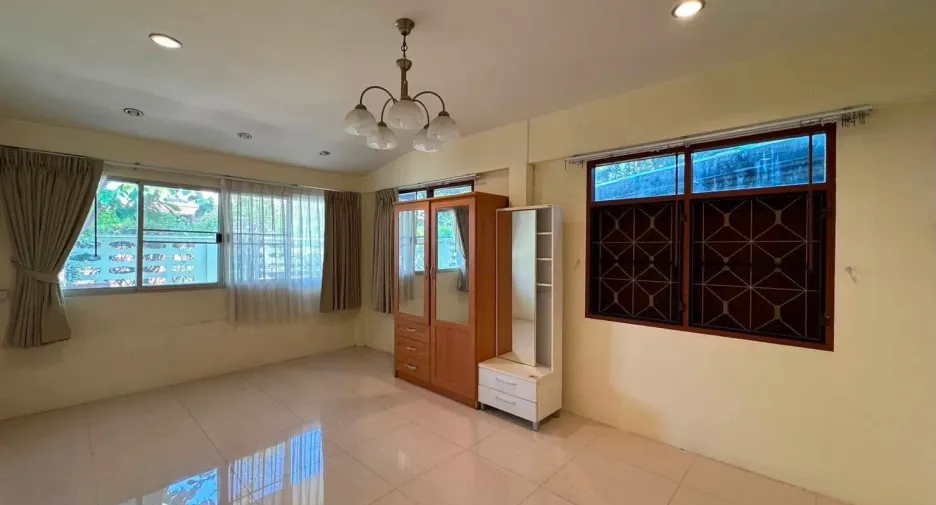 For rent 3 bedrooms house in Sai Mai, Bangkok