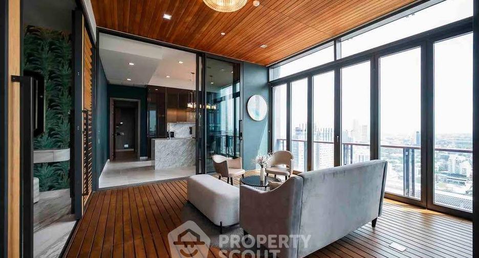 For sale 3 bedrooms condo in Watthana, Bangkok
