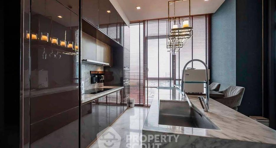 For sale 3 bedrooms condo in Watthana, Bangkok