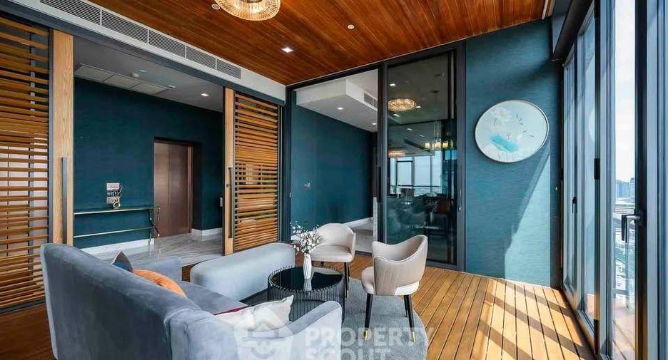 For sale 3 bedrooms condo in Watthana, Bangkok
