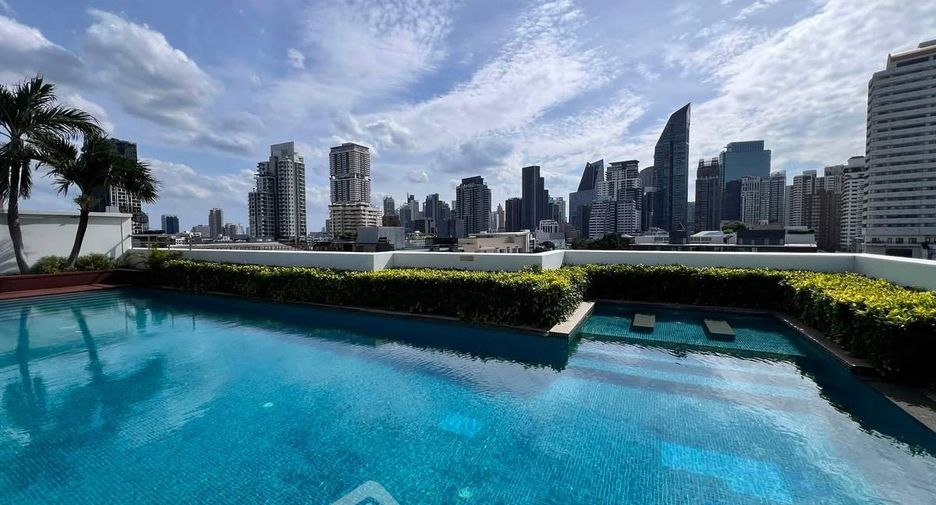 For rent 2 bedrooms condo in Khlong Toei, Bangkok