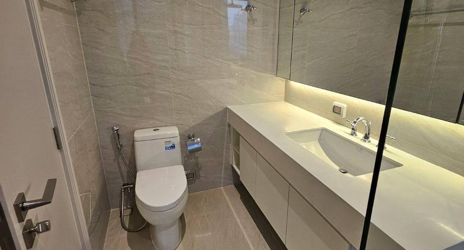 À louer et à vendre 1 chambre condo à Pathum Wan, Bangkok