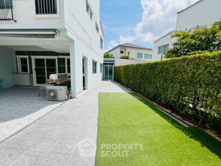 Casa adosada en alquiler y en venta de 3 habitaciones en Prawet, Bangkok