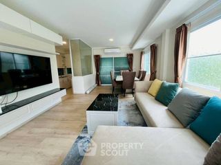 Casa adosada en alquiler y en venta de 3 habitaciones en Prawet, Bangkok