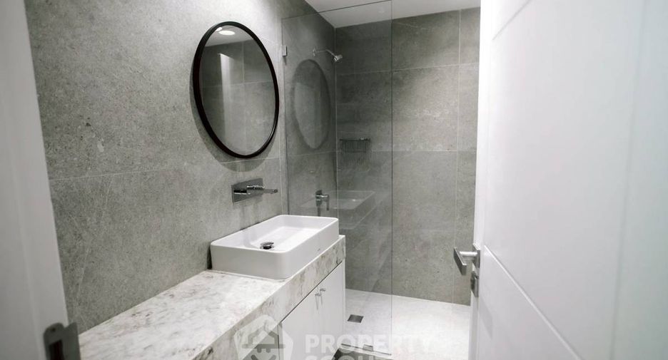 For sale 2 bedrooms condo in Pathum Wan, Bangkok