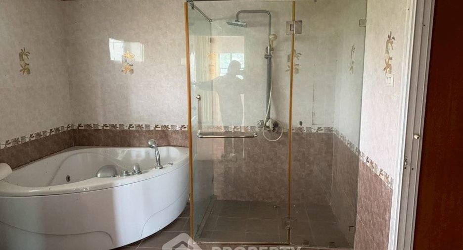For sale 3 bedrooms villa in Bang Saray, Pattaya