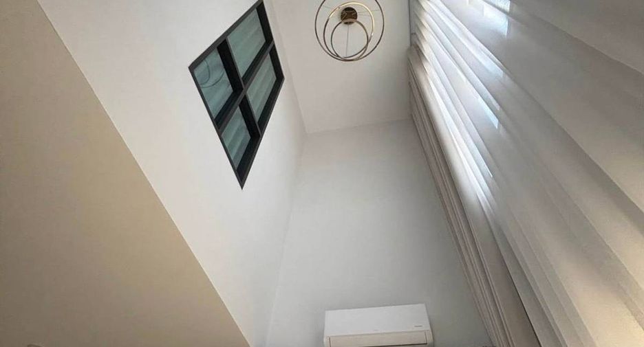 For rent and for sale 4 bedrooms house in Bang Lamung, Chonburi