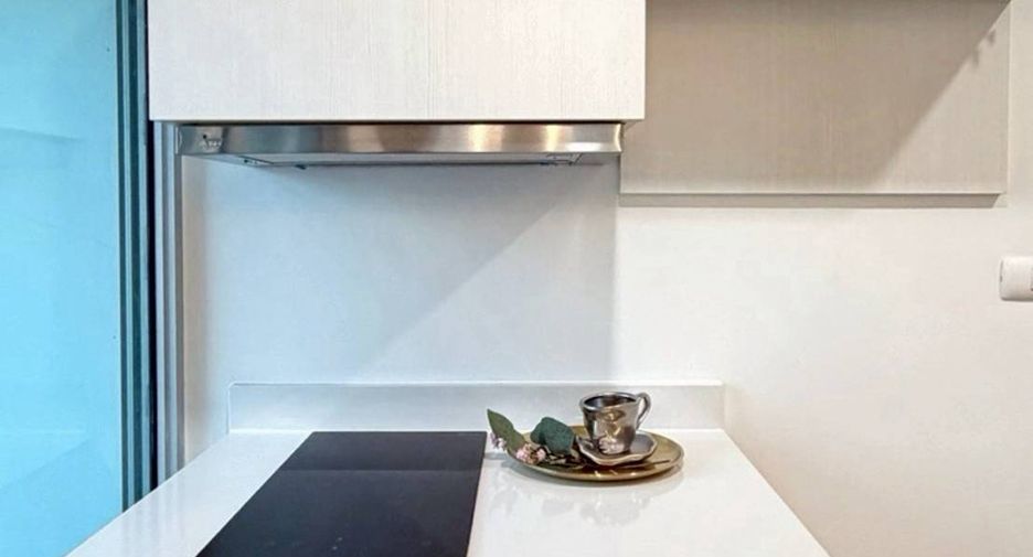 For sale 1 bed condo in Khlong Toei, Bangkok