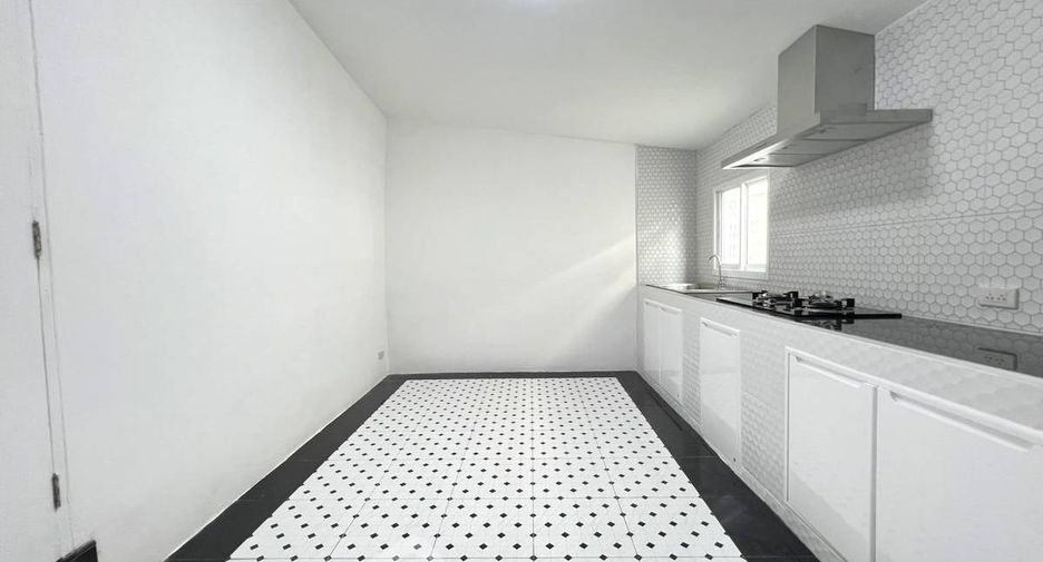 For sale 3 bedrooms house in Bang Lamung, Chonburi