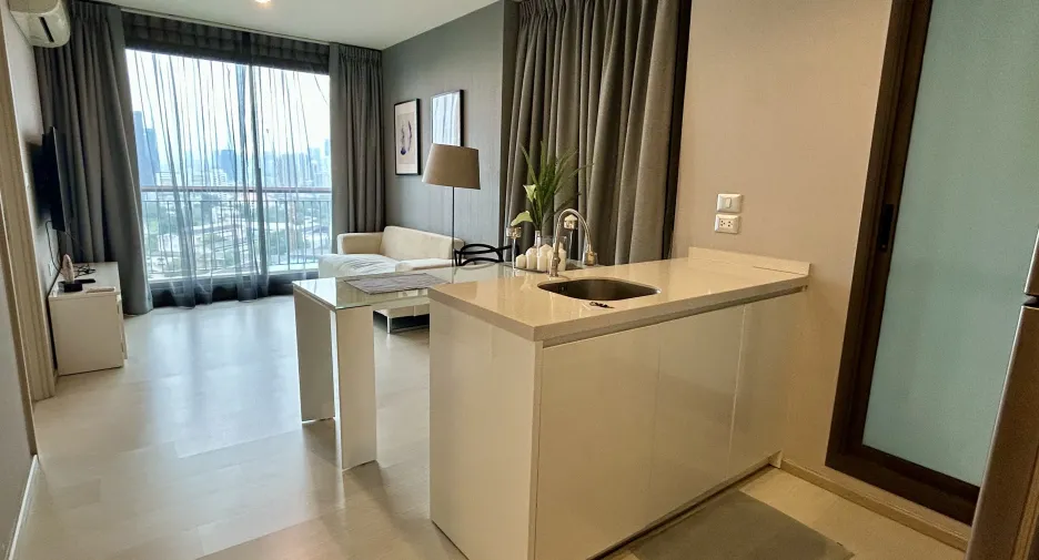 For rent 1 bed condo in Khlong Toei, Bangkok