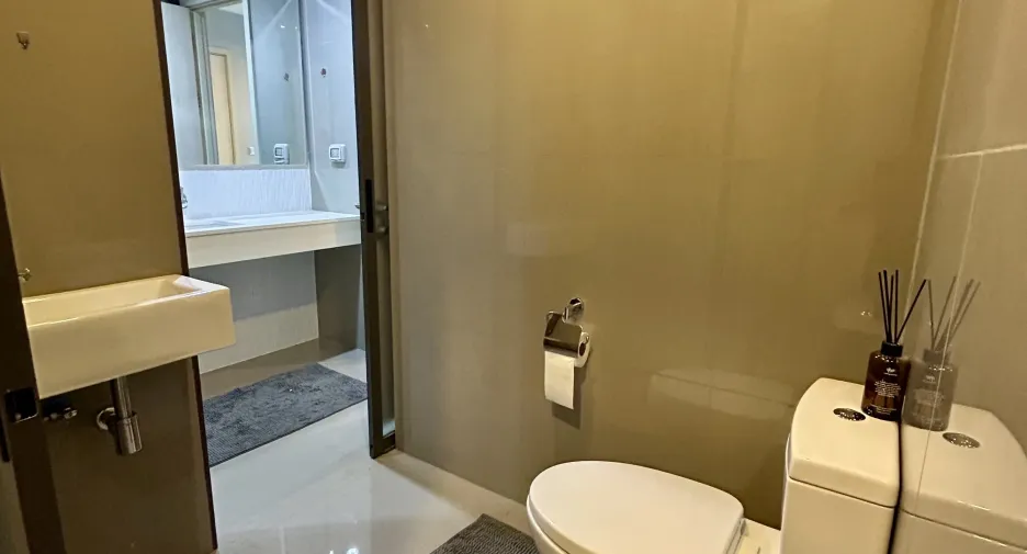 For rent 1 bed condo in Khlong Toei, Bangkok