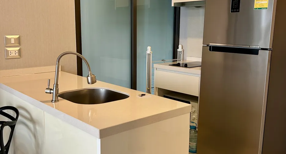 For rent 1 bed condo in Khlong Toei, Bangkok