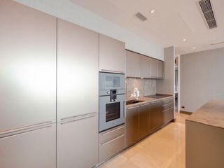 For sale and for rent 3 bedrooms condo in Khlong San, Bangkok