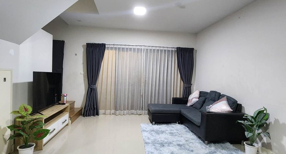 For rent 3 bedrooms townhouse in Bang Khen, Bangkok