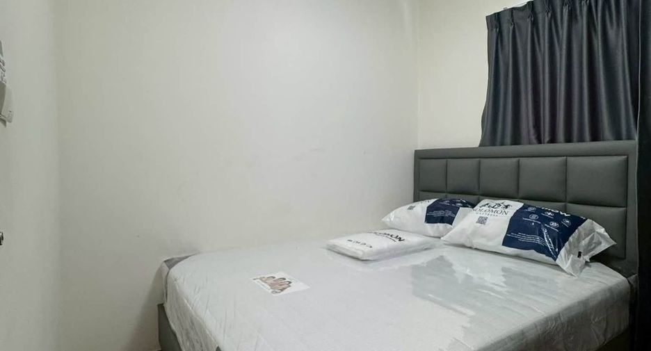 For rent 3 bedrooms townhouse in Bang Khen, Bangkok