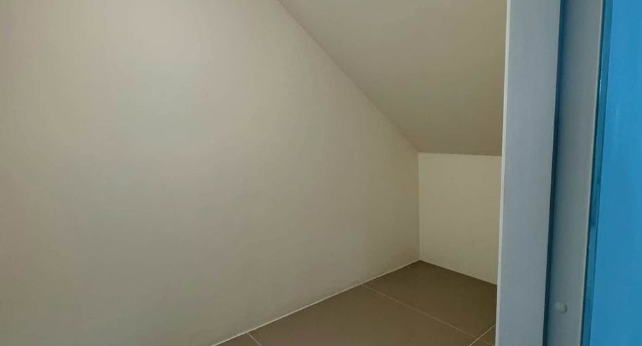 For rent 3 bedrooms townhouse in Bang Khen, Bangkok
