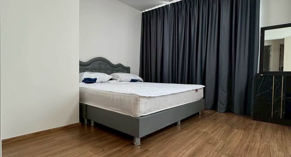 For rent 3 bedrooms townhouse in Bang Khen, Bangkok