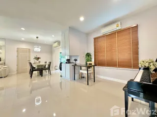 À louer 4 chambres maison à Khan Na Yao, Bangkok